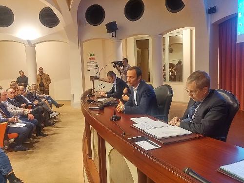 Il governatore FVG, Massimiliano Fedriga, durante la presentazione della riforma sanitaria a Pordenone